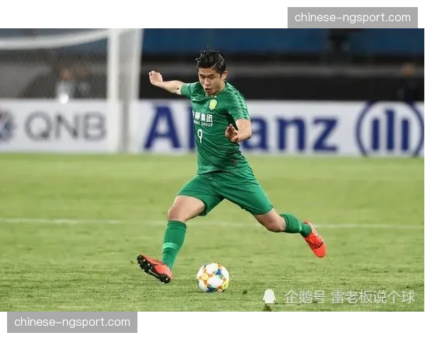 “战术板：解析天津津门虎如何应对上海申花的边路进攻”