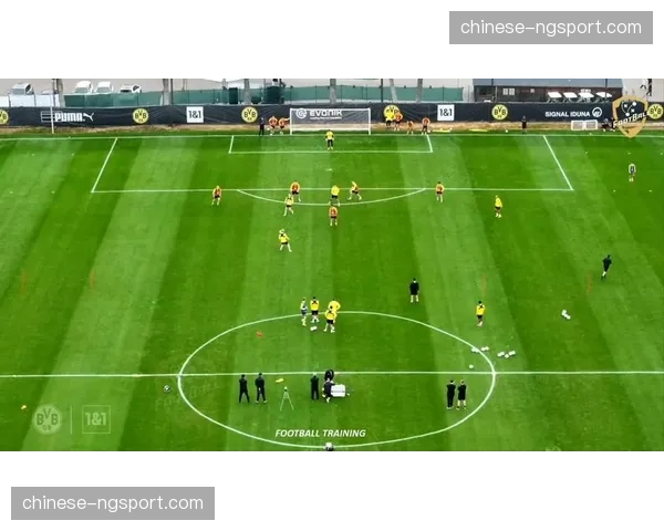 塞维利亚公布欧联杯大名单，重点演练应对高位逼抢的后场出球路线